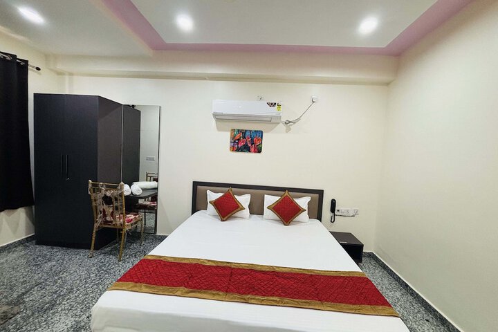 Room 5 of 31