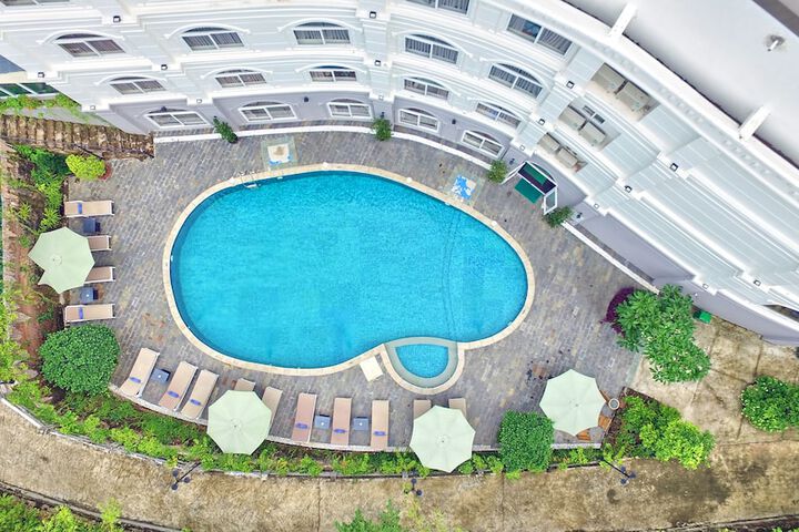 Pool 39 of 68