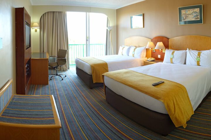 Room 27 of 184