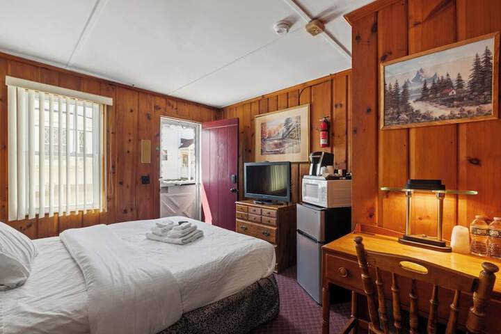 Room 6 of 45