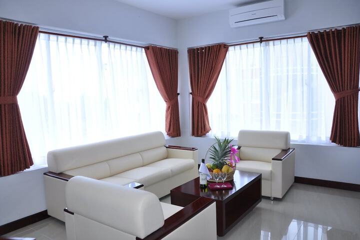 Room 9 of 42