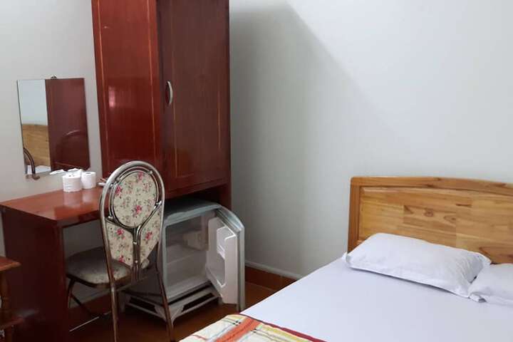 Room 9 of 26