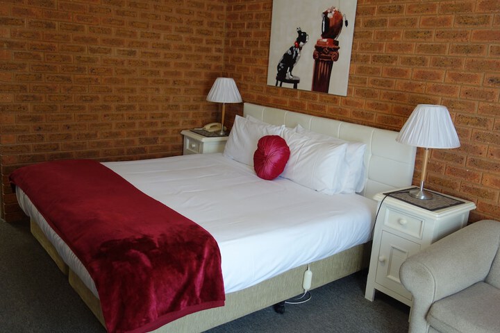 Room 17 of 40