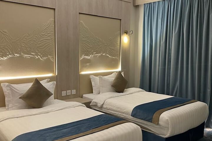Room 2 of 5