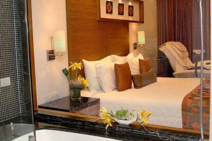 Room 34 of 93