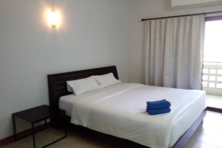 Room 16 of 42