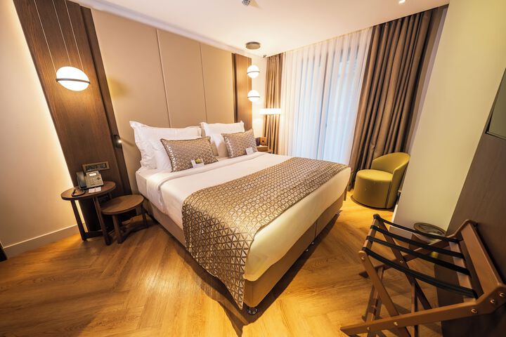Room 20 of 200
