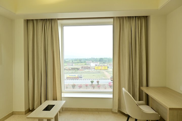 Room 10 of 27