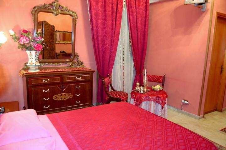 Room 6 of 29