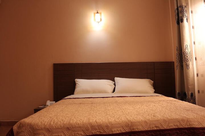 Room 13 of 64