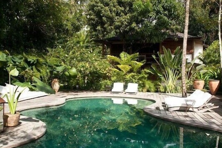 Pool 122 of 196