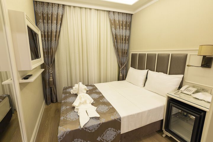 Room 3 of 26