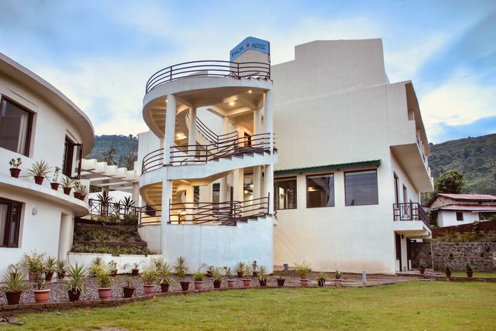 The Palm Hotel in Nainital