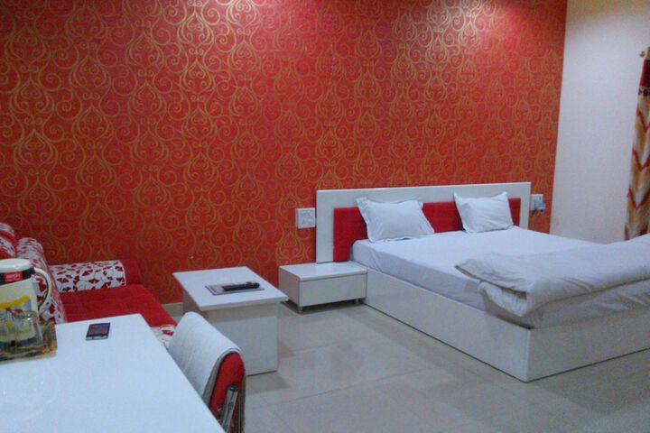 Room 12 of 17