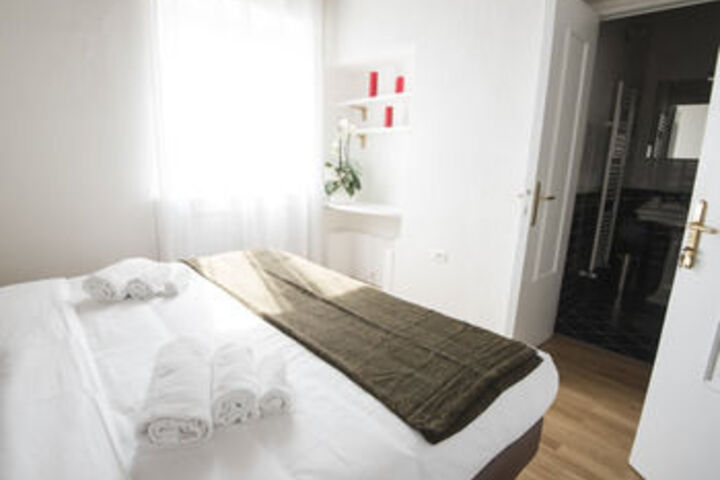 Room 42 of 93