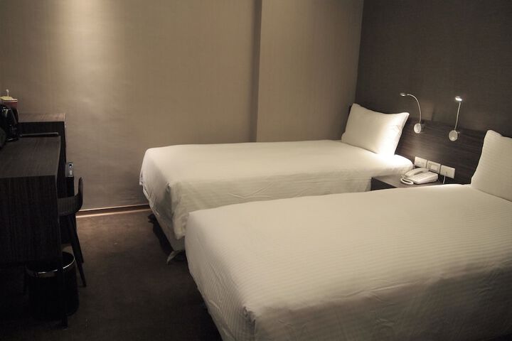 Room 30 of 68