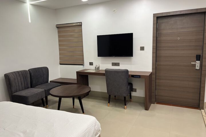 Room 11 of 221
