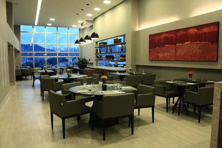 Dining 27 of 45