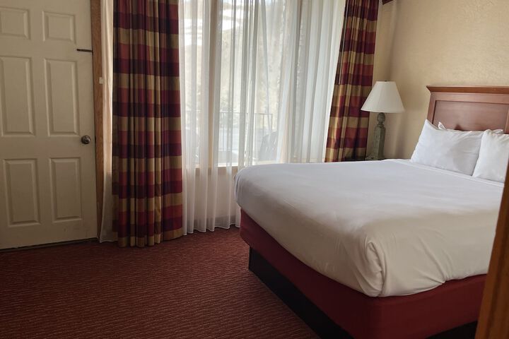 Lodge 2 Queen Beds (3 of 17)