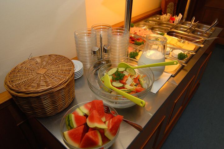 Dining 78 of 101
