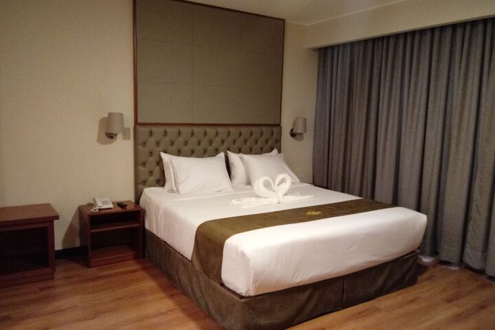Room 6 of 23