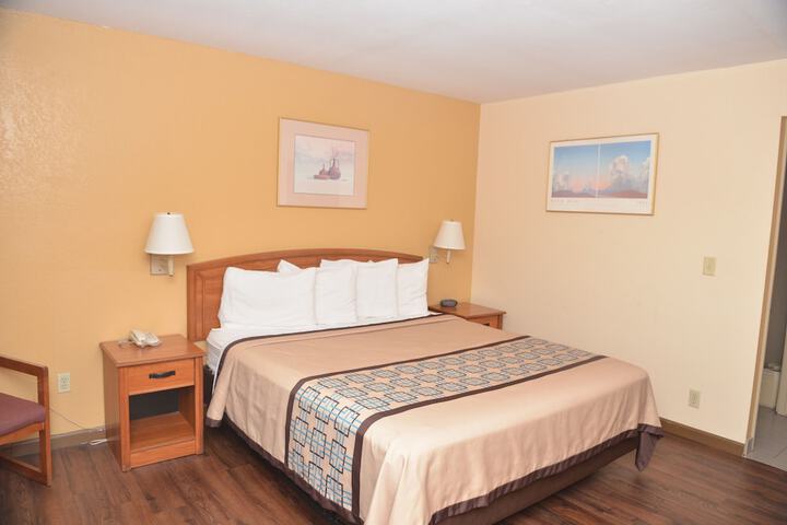 Standard | King Bed (1 of 12)