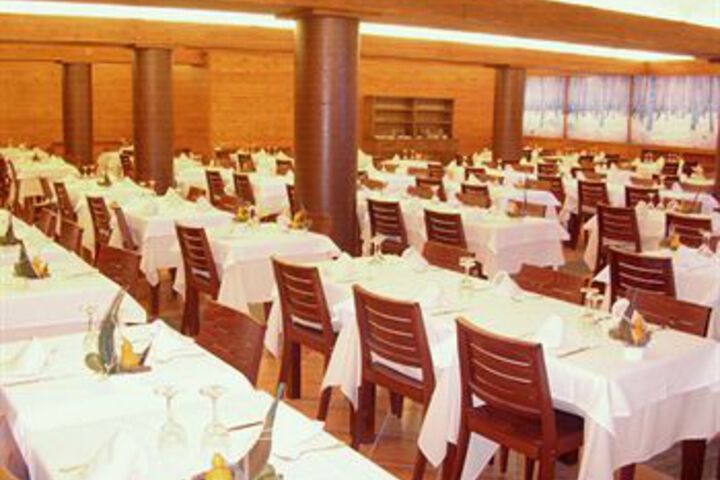 Dining 50 of 58