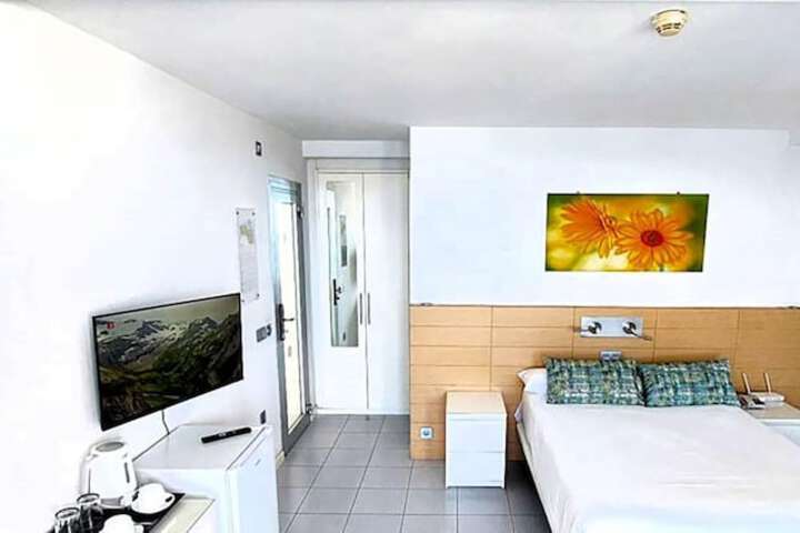 Room 56 of 179