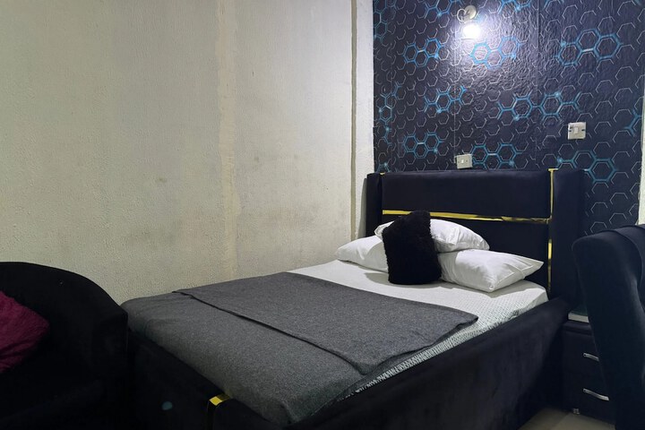 Room 11 of 53