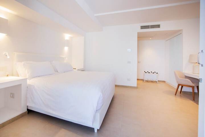 Room 27 of 115