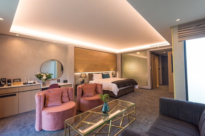 Room 18 of 49