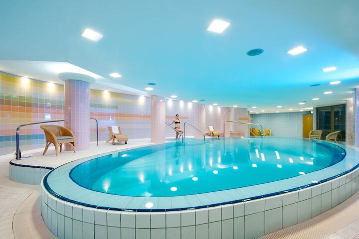 Pool 48 of 81