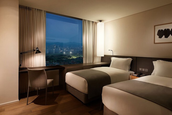 Room 27 of 56