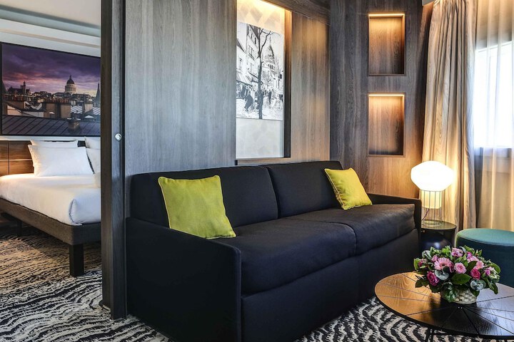 Room 18 of 98