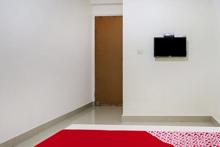 Room 6 of 25