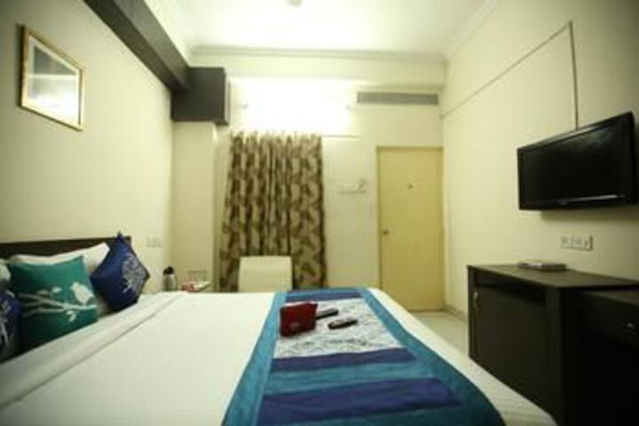 Room 11 of 23