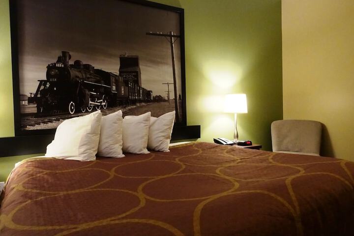 Room 28 of 47