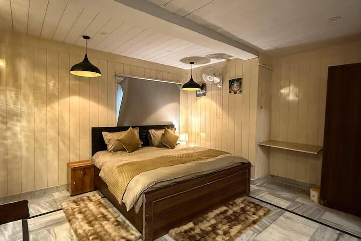 Room 5 of 35