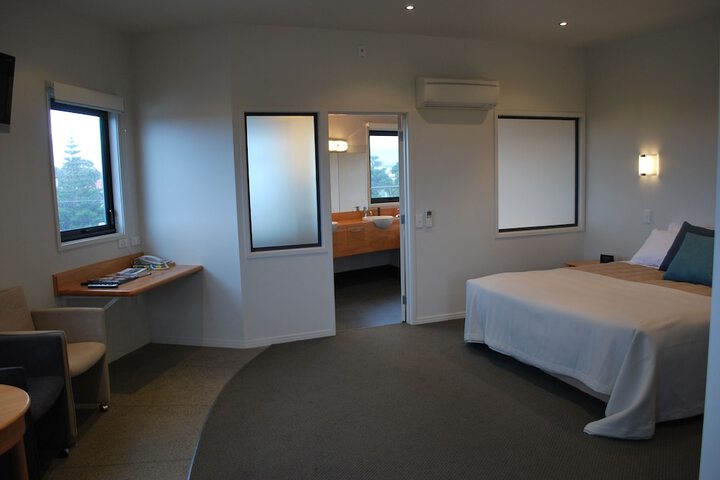 Room 5 of 37