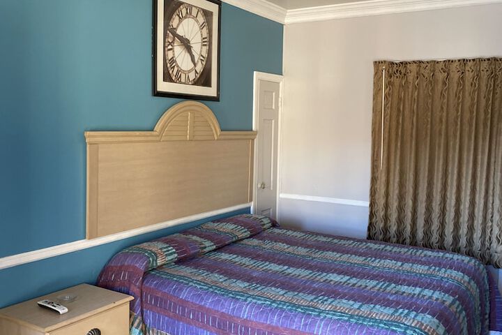 Room 7 of 11