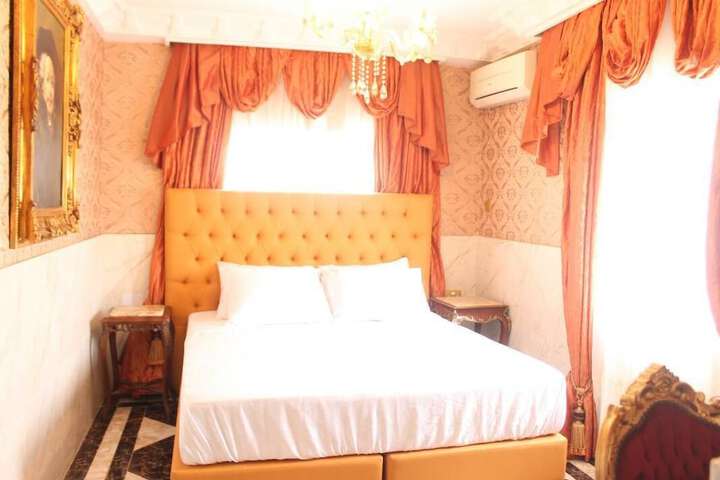 Room 14 of 61