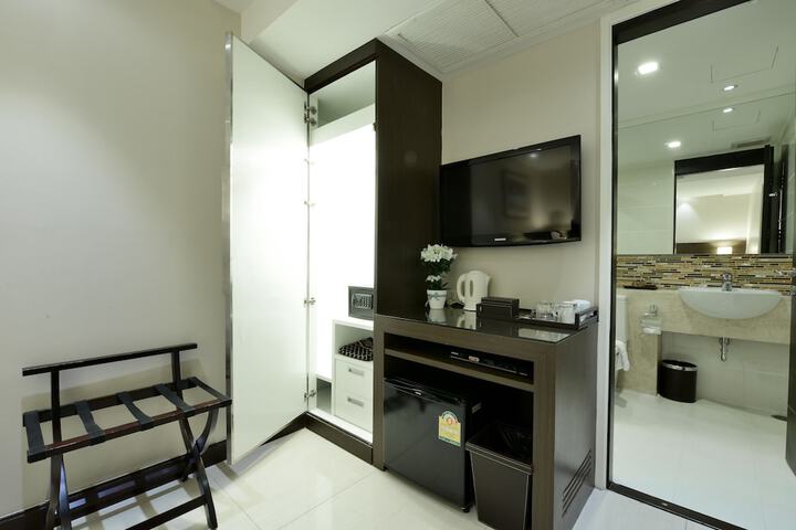 Room 7 of 39