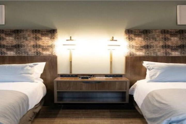 2 Double Beds (8 of 10)