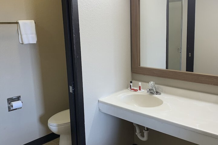 Room 44 of 62