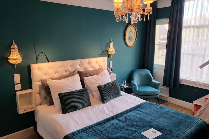 Room 12 of 61