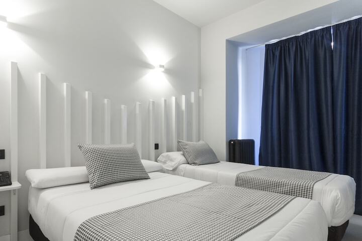 Room 11 of 30