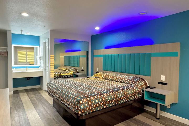 Room 11 of 13