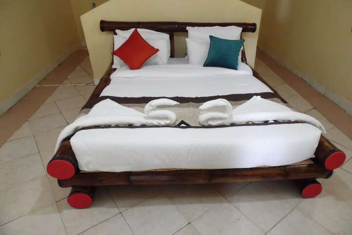 Room 11 of 24