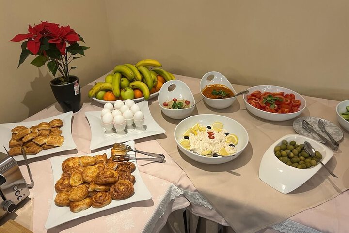 Dining 33 of 42