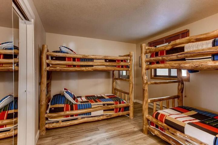 Room 6 of 229